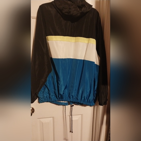 Women's jacket - Picture 2 of 2